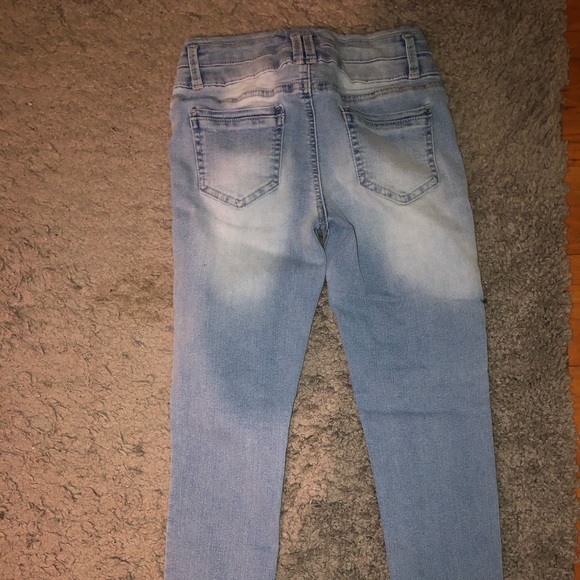 Light wash jeans - Picture 2 of 2